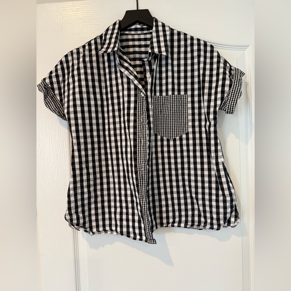 Black and White Gingham Plaid Short Sleeve Button Down Top - Size Small